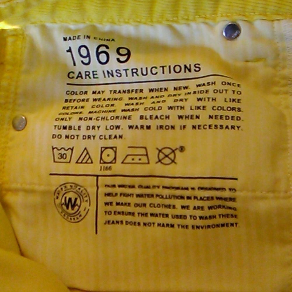 Bundle of Universal Thread and Gap Shorts - Picture 9 of 13